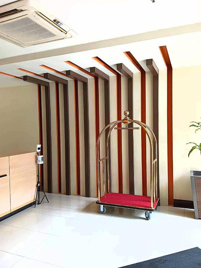 The Palm Tree Condotel Manila Airport Екстер'єр фото
